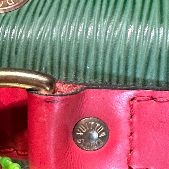 Louis Vuitton red & Borneo green epi petite bucket bag with dust bag - Picture 13 of 16